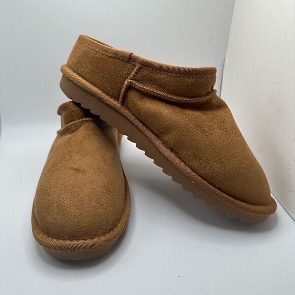 CUSHIONAIRE Women's Faux Shearling Genuine Suede cozy mule slippers +Memory Foam - Picture 6 of 7